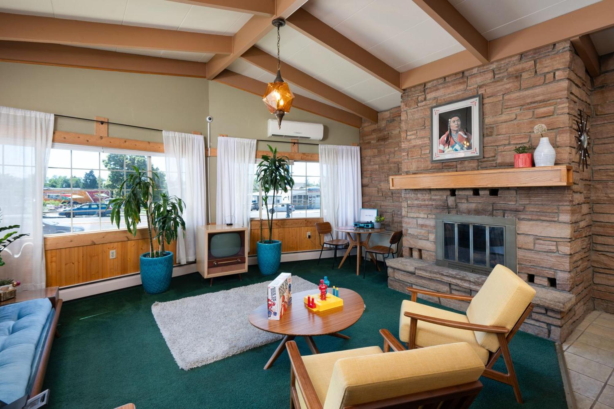 Sapphire Motel Midtown Bozeman Exterior photo